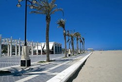a-life-in-valencia-playa-malvarrosa-11